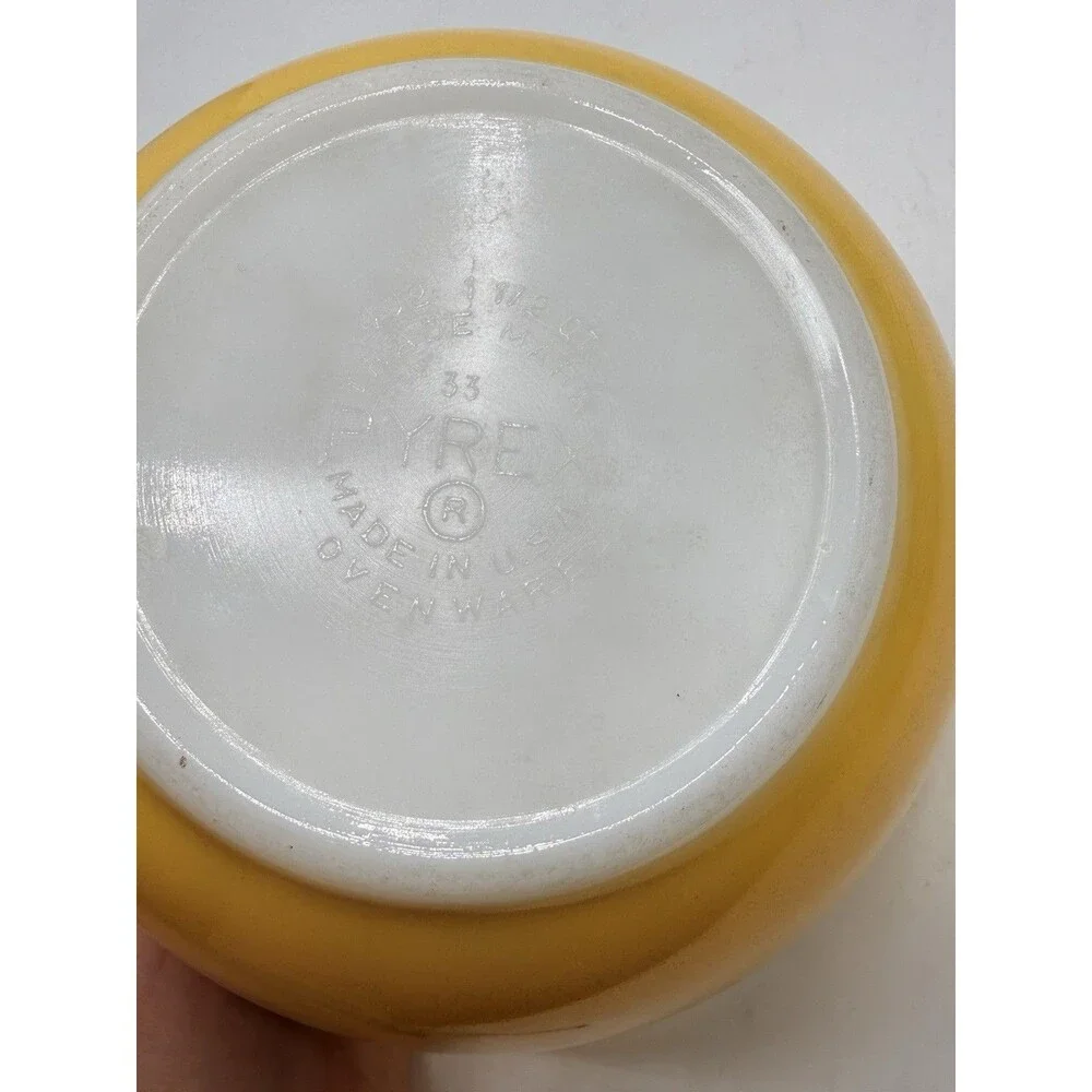 PYREX Yellow 402 1 1/2 1.5 QT Nesting Mixing Bowl Primary Color Made in USA